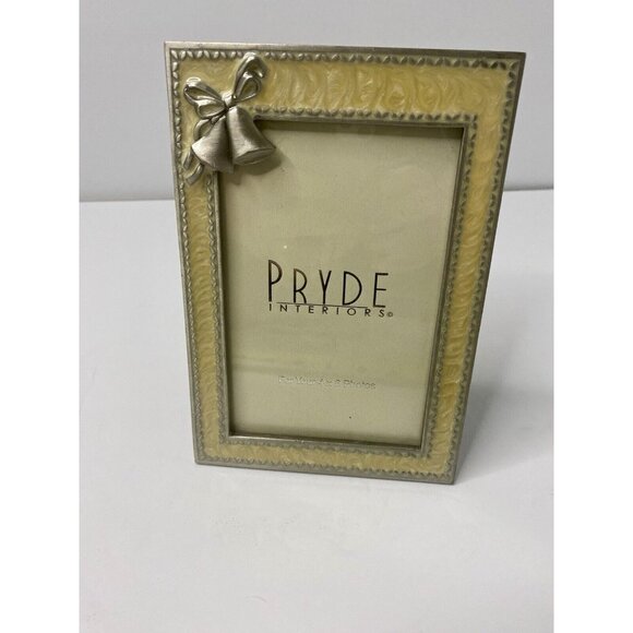 Pryde Interiors Vanilla Cream Enamel Silver Tone 4x6 Photo Frame Wedding Bells - Picture 1 of 9